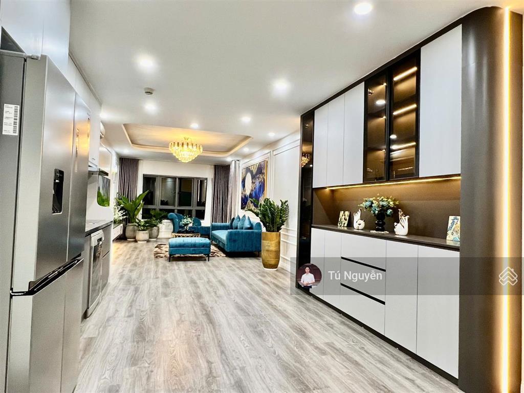 Chính chủ bán căn 2 phòng ngủ, 68m2 bea sky nguyễn xiển. giá 5.5 tỷ