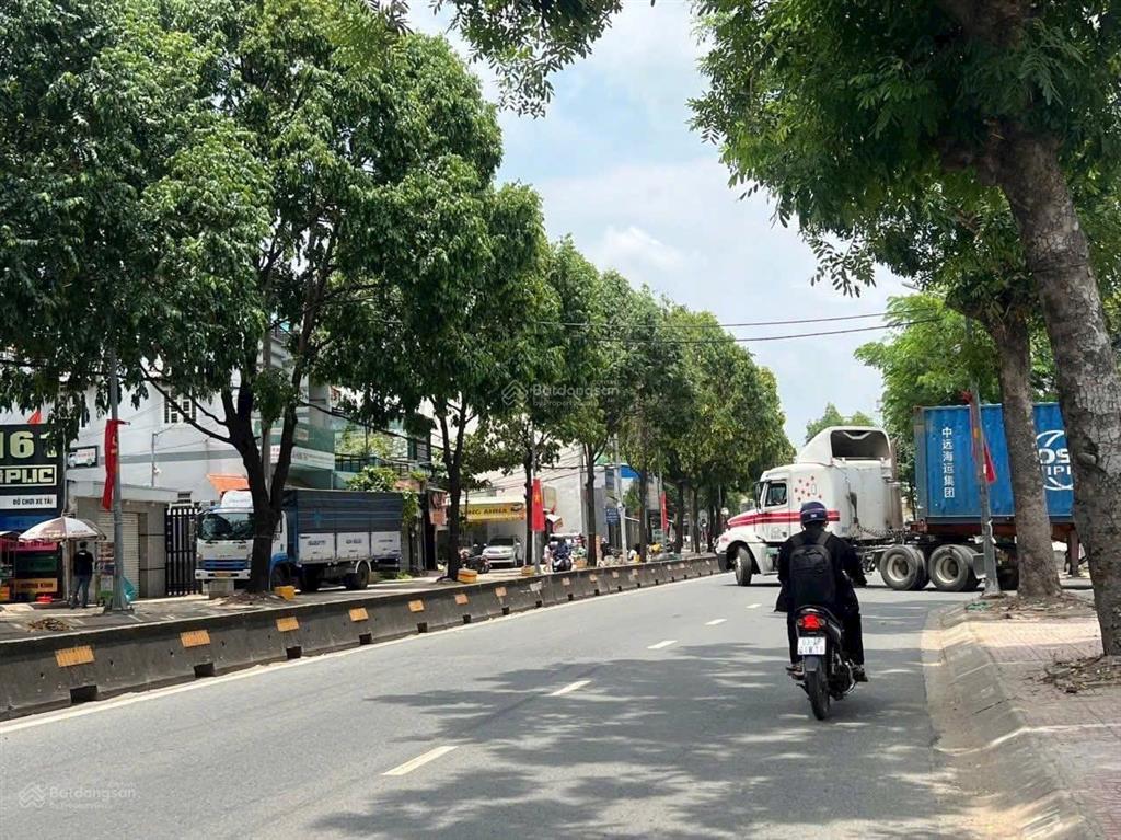 Bán nhà mặt tiền đường lê thị riêng phường thới an quận 12
nhà cấp bốn dt 6,6 + 20