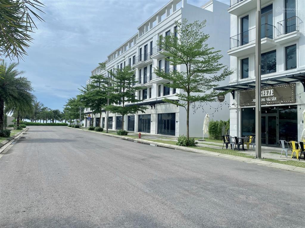 Biệt thự ven biển vlasta sầm sơn, chiết khấu 10% + gói quà tặng nội thất 360 triệu và 3 chỉ vàng