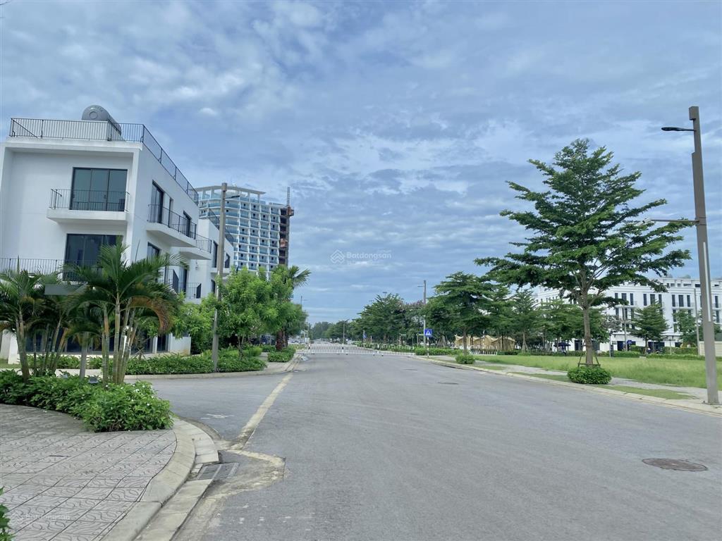 Biệt thự ven biển vlasta sầm sơn, chiết khấu 10% + gói quà tặng nội thất 360 triệu và 3 chỉ vàng