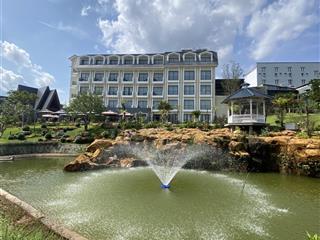 Bán khách sạn 40 phòng tiêu chuẩn 3 sao. diện tích khuôn viên đất 6500m2. nằm ngay trung tâm tp