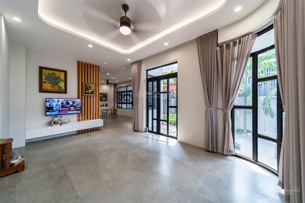 Cần tiền bán nhanh biệt thự vườn, mặt tiền đường phạm văn đồng, cạnh gigamall, pháp lý đầy đủ