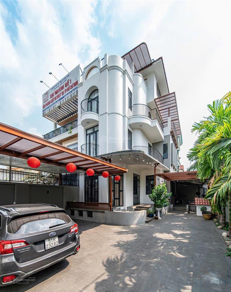 Cần tiền bán nhanh biệt thự vườn, mặt tiền đường phạm văn đồng, cạnh gigamall, pháp lý đầy đủ