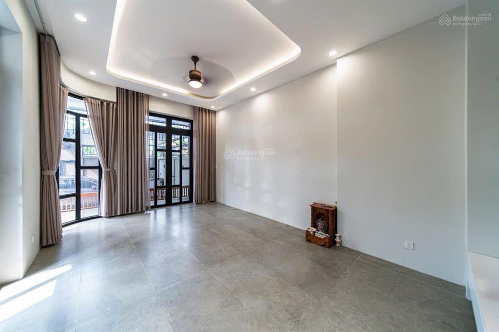 Cần tiền bán nhanh biệt thự vườn, mặt tiền đường phạm văn đồng, cạnh gigamall, pháp lý đầy đủ