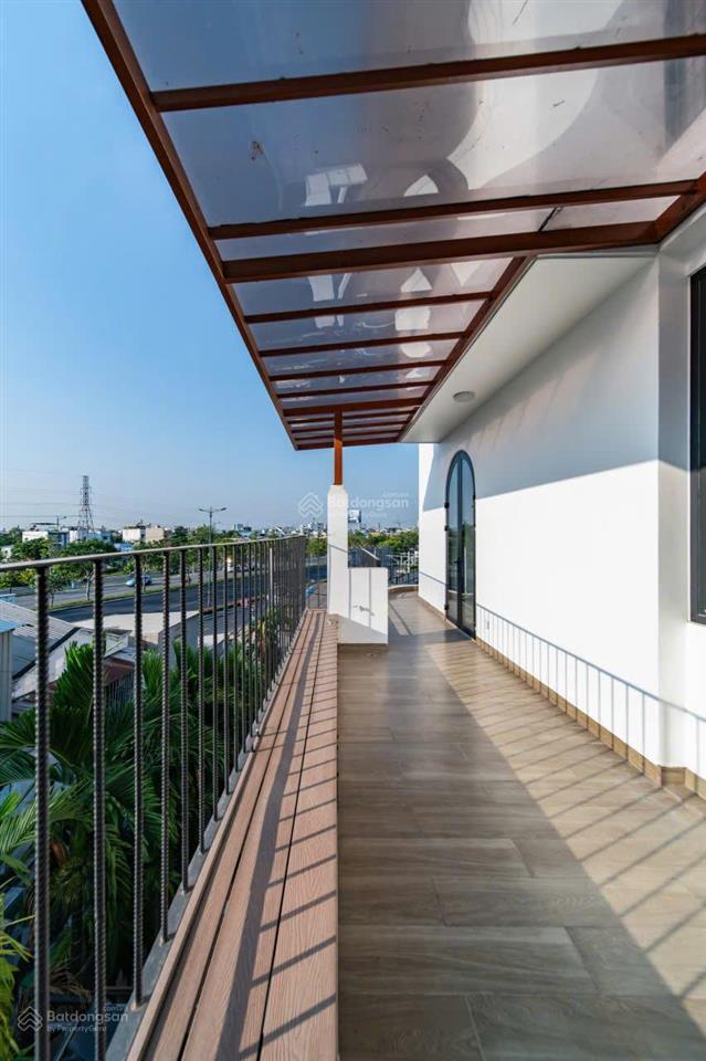 Cần tiền bán nhanh biệt thự vườn, mặt tiền đường phạm văn đồng, cạnh gigamall, pháp lý đầy đủ