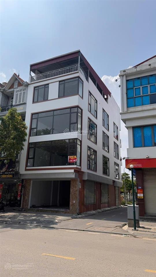 Cần cho thuê nhà mặt phố cao lỗ, nhà đang hoàn thiện, phù hợp các loại hình kinh doanh, buôn bán