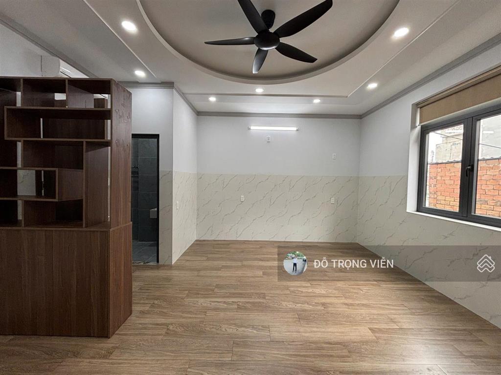 Chủ ngộp gấp bán, nhà mới xây 5 tầng, nhánh của kha vạn cân