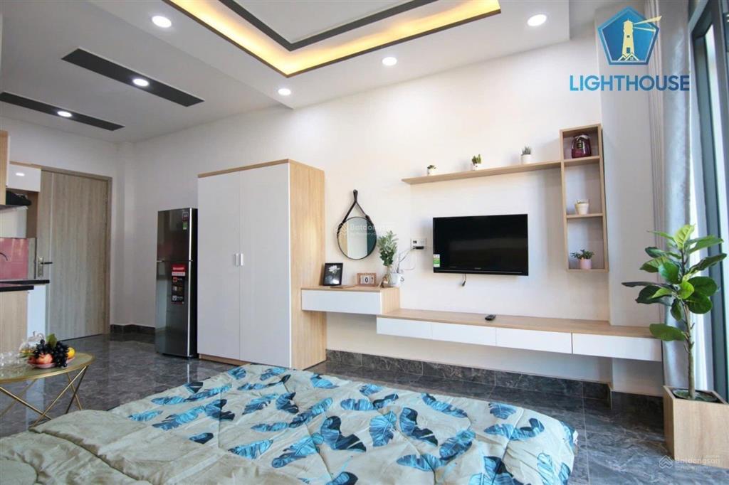 Căn hộ studio ban công full nội thất đường thích quảng đức q. phú nhuận / nhà có thang máy