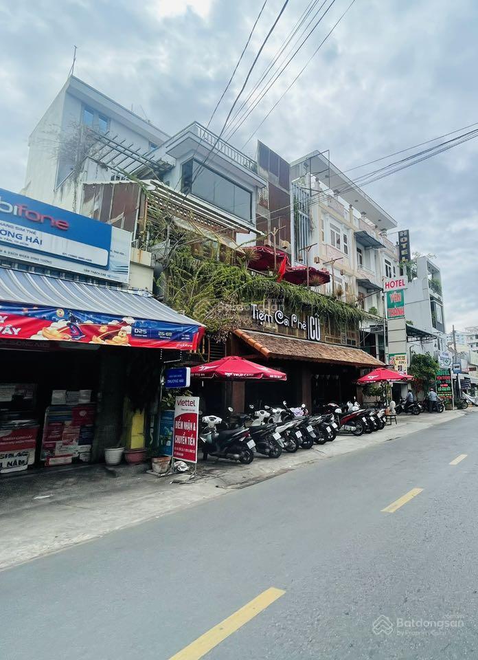 Bán nhà mặt tiền đường tên lửa 12x15m, 4 tấm + hầm, giá 24 tỷ