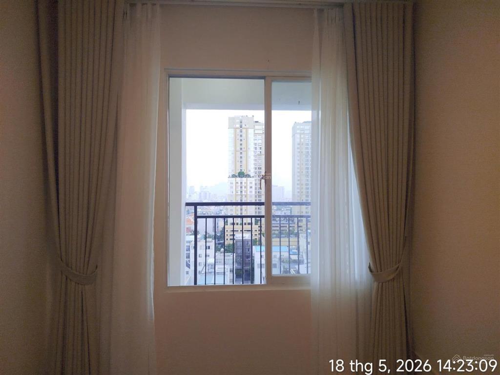 Bán ch thủ thiêm sky, 5,9 tỷ, 61m2, 2pn, 2wc, giá cực chất sổ cầm tay
