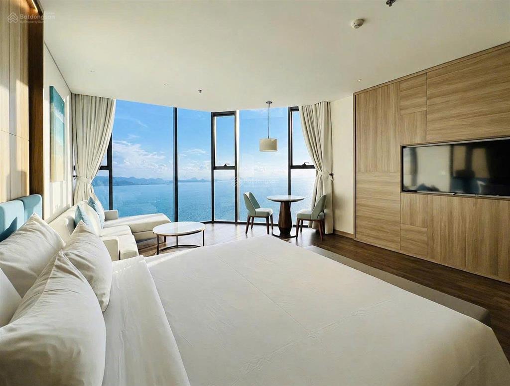 Longterm rental studio ocean view apartment at à la carte hạ long