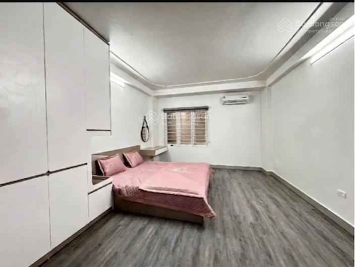 Lê trọng tấn  hà đông  ôtô đỗ cồng  thoáng . gần công viên