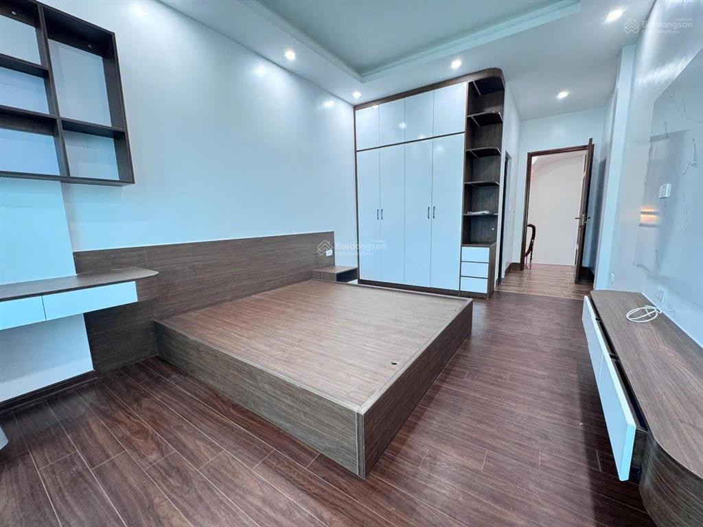 Quangtrung  6tỷ không có căn thứ 2 ngay trừơng chuyên nguyễn huệ