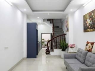 Quangtrung  6tỷ không có căn thứ 2 ngay trừơng chuyên nguyễn huệ