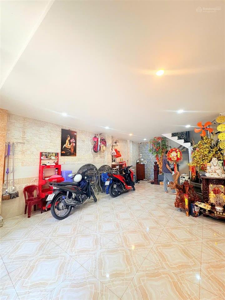 Nhà hẻm ô tô lê sát  tân quý  diện tích 39m2 (4.5m x 9m)  ngộp bank tặng hết nội thất