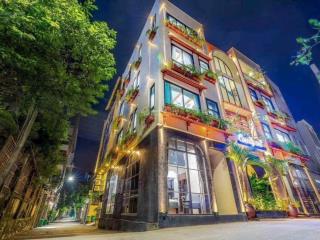 Siêu phẩm tòa căn hộ biển mỹ khê lô góc 2 mặt tiền doanh thu khủng 180tr/ tháng