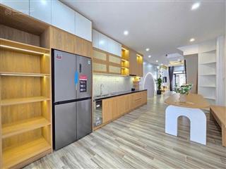 Siêu phẩm 4 tầng cực đẹp hồ bơi gần biển mỹ khê ô tô chính hữu dòng tiền 50 tr tháng