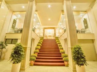 Siêu phẩm khách sạn 12 tầng  sát biển mỹ khê  doanh thu khủng 4,5 tỷ 6x tỷ