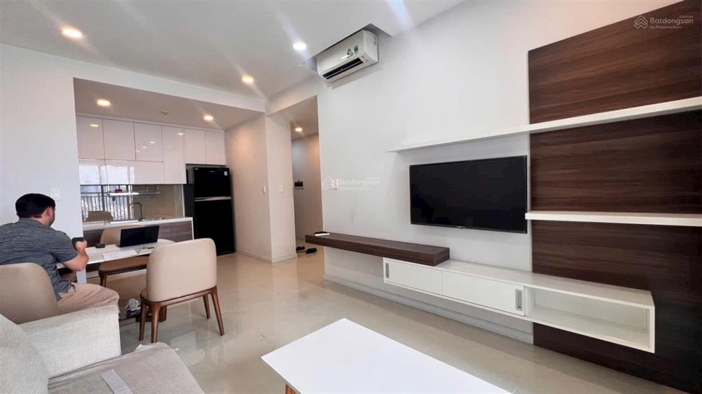 Nhà có nội thất, đã trống đẹp vào ở liền giá 17tr/tháng 76m2 bao phí quản lí.  0937 781 ***