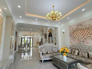 Biệt thự tân cổ điển, dt 5*45m, đường ô tô vào tận nhà