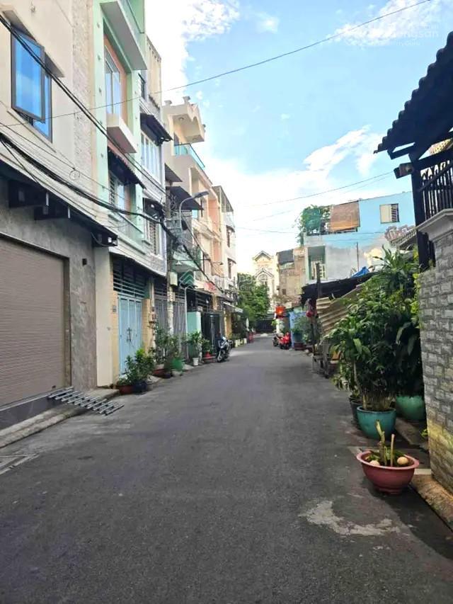 Nhà cũ 1 sẹt hẻm xe hơi lũy bán bích tân phú  84m 8 đồng hơn.
