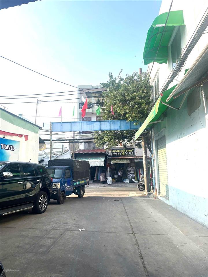 Sau lưng mặt tiền chợ vải tân phú  82m2 ngang 6.5m chỉ 8 tỷ