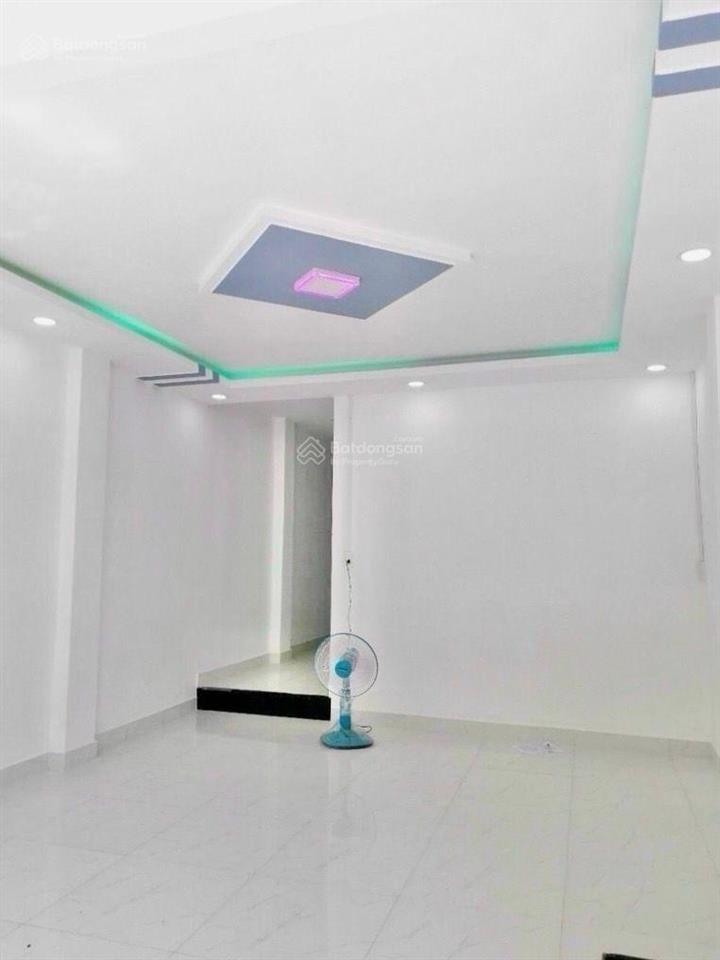 Chỉ nhỉnh 3 tỷ q8, 60m2, 2 tầng, ngang 4m, hẻm rộng thoáng, shr