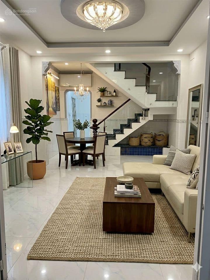 Nhà lô góc dương bá trạc quận 8  55m2 giá hơn 6tỷ, vị trị đẹp  xe hơi vào sát nhà, chủ nhiệt bán