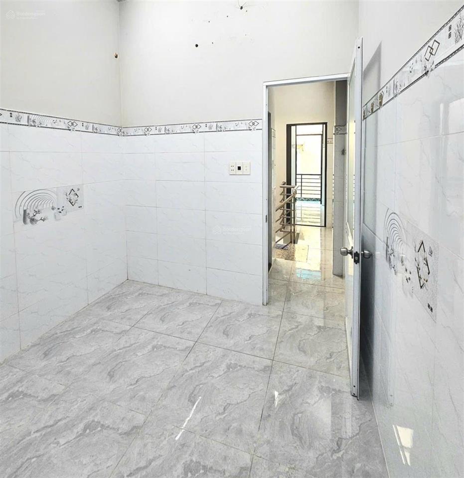 Bán nhà tùng thiện vương quận 8, 27m2, 2 tầng, shr, 3txx, sát cầu chà và , chính chủ bán gấp