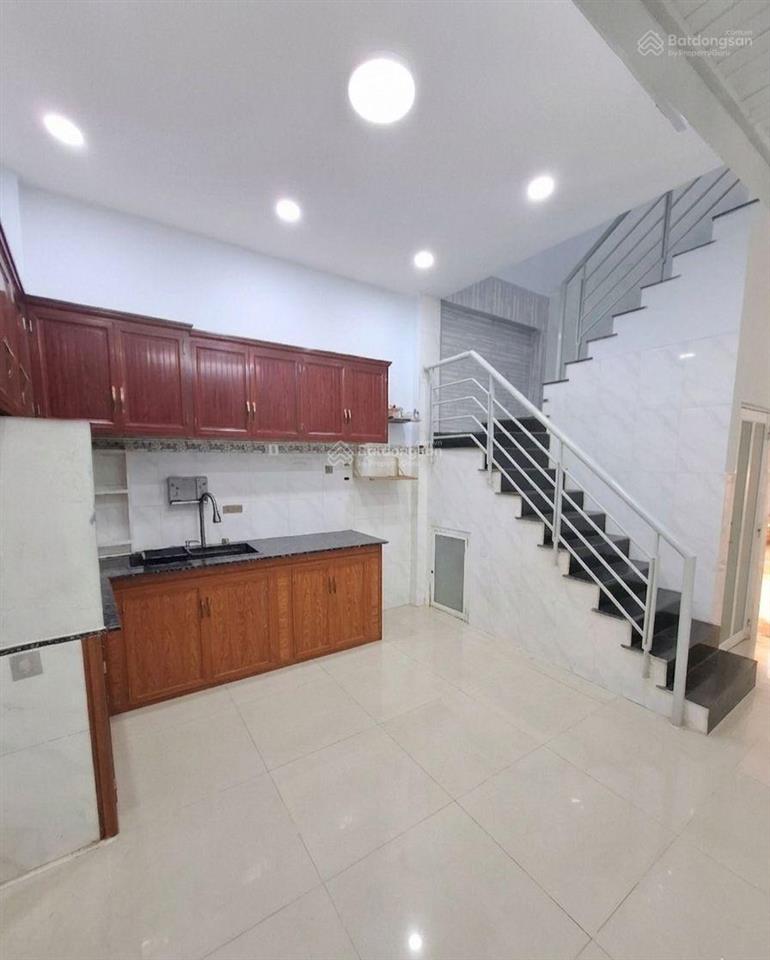 Bán nhà sát chợ phạm thế hiển q8, 40m2,ngang 3m5, hẻm rộng thoáng, shr, 3tỷ hơn