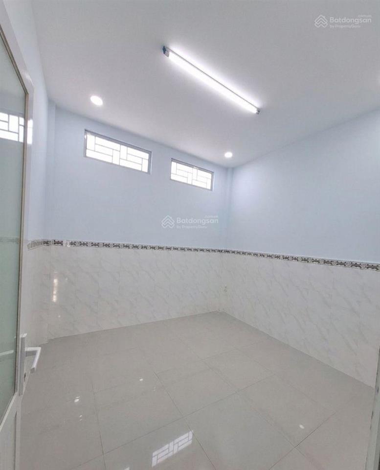 Bán nhà sát chợ phạm thế hiển q8, 40m2,ngang 3m5, hẻm rộng thoáng, shr, 3tỷ hơn