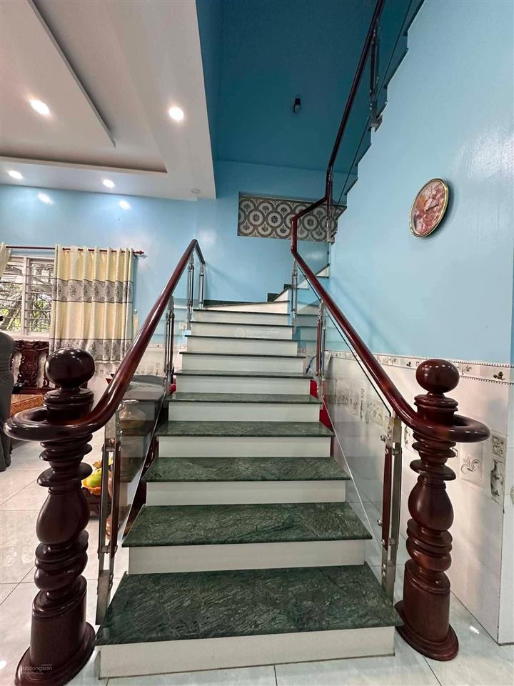 Bán nhà nhỉnh 3tỷ 87m2  ngang 5m  3pn  bình hưng  shr vuông vức  chính chủ gấp bán