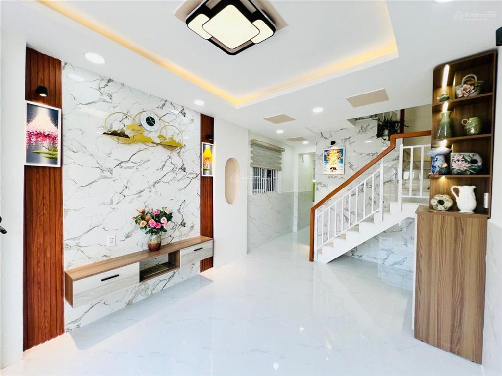 Bán nhà lưu hữu phước quận 8  30m²  2 tầng  3pn  nội thất đẹp  shr  k quy hoạch  nhỉnh 3 tỷ