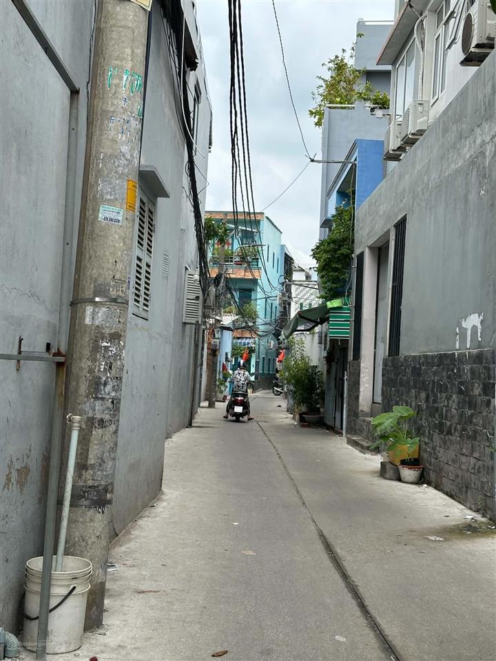 Bán nhà nhỉnh 3 tỷ phú định quận 8, 45m², 2 tầng, hẻm siêu đẹp, shr, kqh, chủ kẹt bán