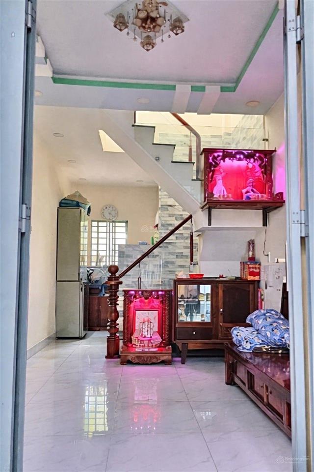 Bán nhà mễ cốc quận 8, 24m², 3 tầng, hẻm rộng thoáng sát mặt tiền, chính chủ nhỉnh 2 tỷ