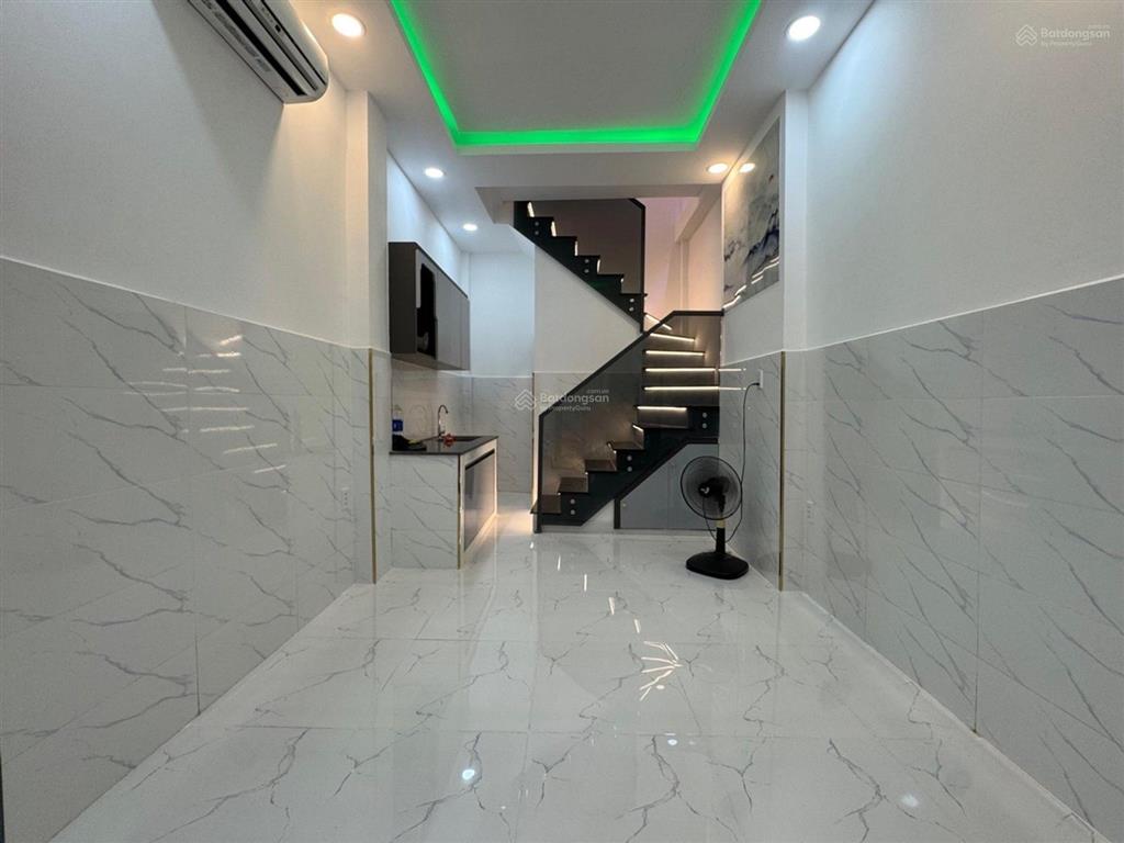 Bán nhà phú định quận 8  dtsd 40m2  2 tầng  hẻm rộng thoáng  shr  2 tỷ. sdt 0902 420 ***