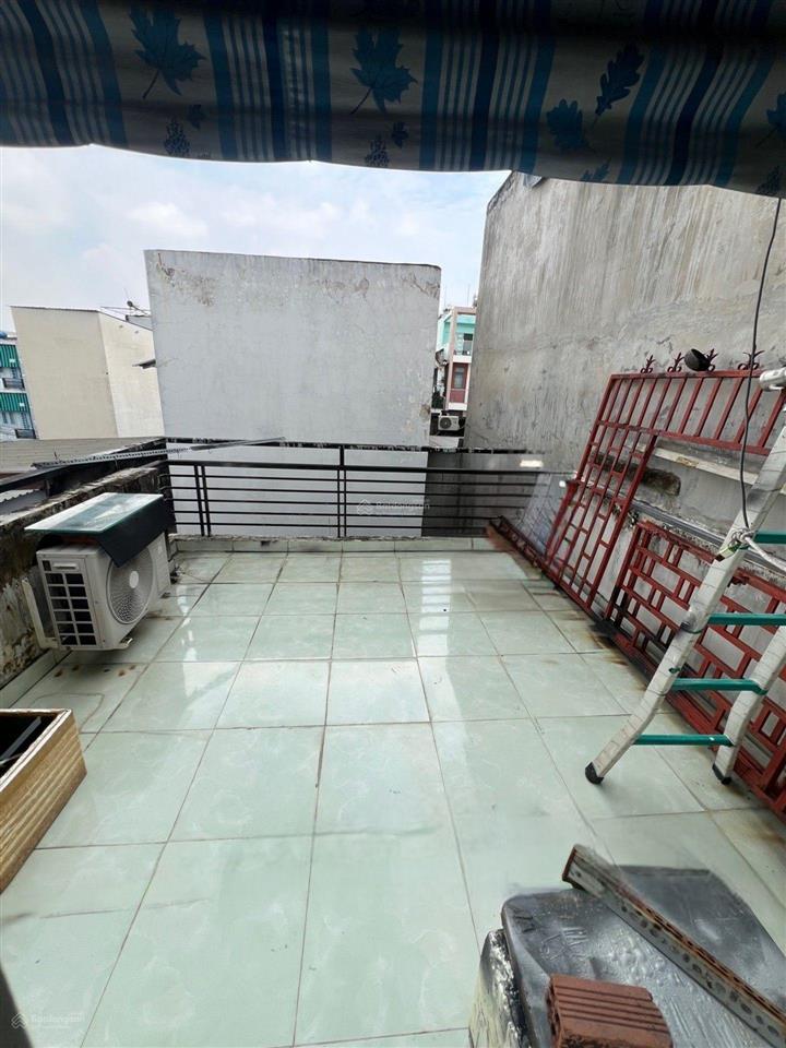 Bán nhà hơn 3 tỷ phường 15 quận 8  60m2  3 tầng  vị trí đẹp  shr  k quy hoạch  gấp bán.