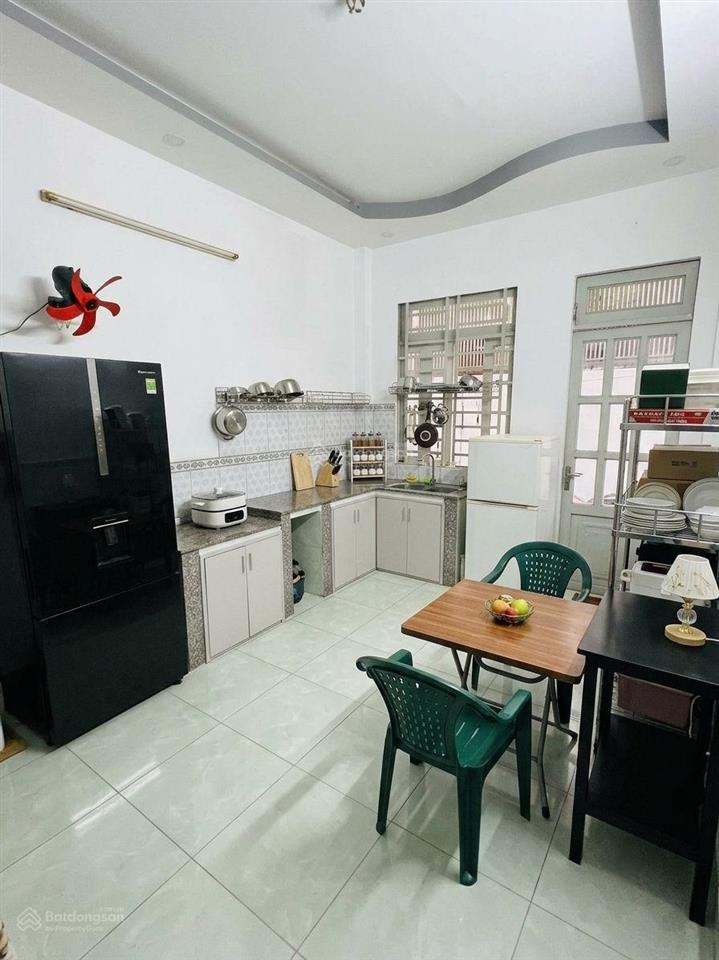 Bán nhà hơn 3 tỷ phường 15 quận 8  60m2  3 tầng  vị trí đẹp  shr  k quy hoạch  gấp bán.