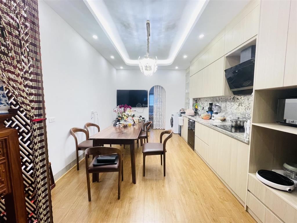 Tòa dòng tiền hoàng hoa thám,6 tầng tm, ngõ thông, dòng tiền tốt 86tr/tháng, vừa ở vừa cho thuê.