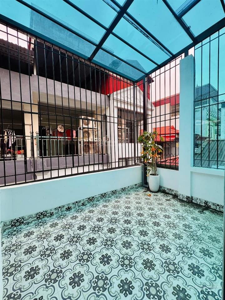 Chính chủ gửi bán nhà phân lô ô tô tránh đứng đỗ, 5 tầng thang máy, 2 thoáng trước sau. chỉ 15.5 tỷ