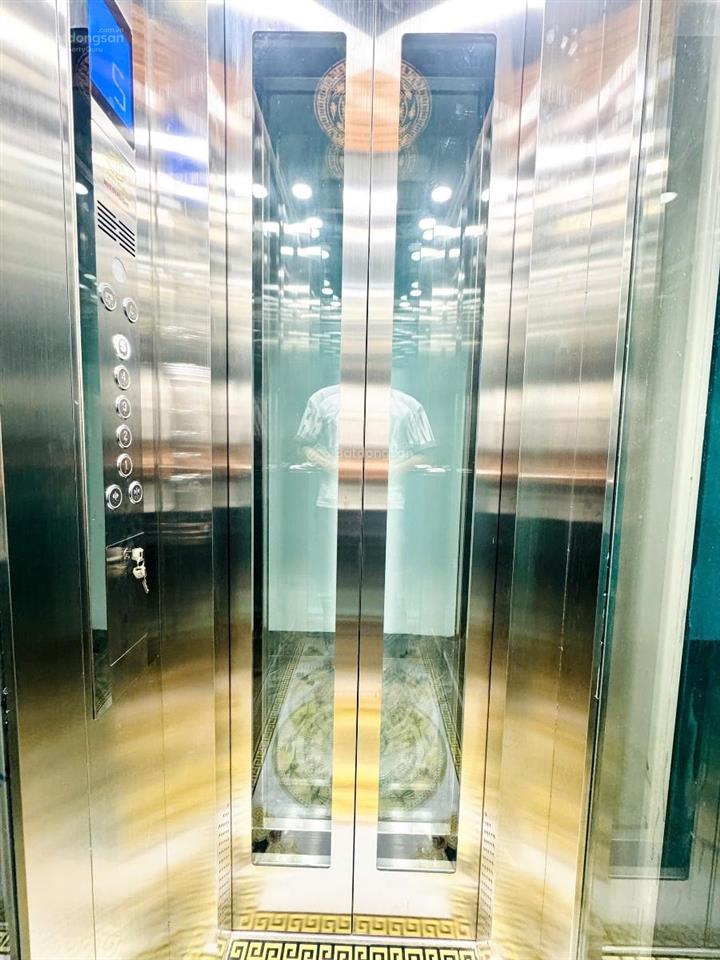 Chính chủ gửi bán nhà phân lô ô tô tránh đứng đỗ, 5 tầng thang máy, 2 thoáng trước sau. chỉ 15.5 tỷ