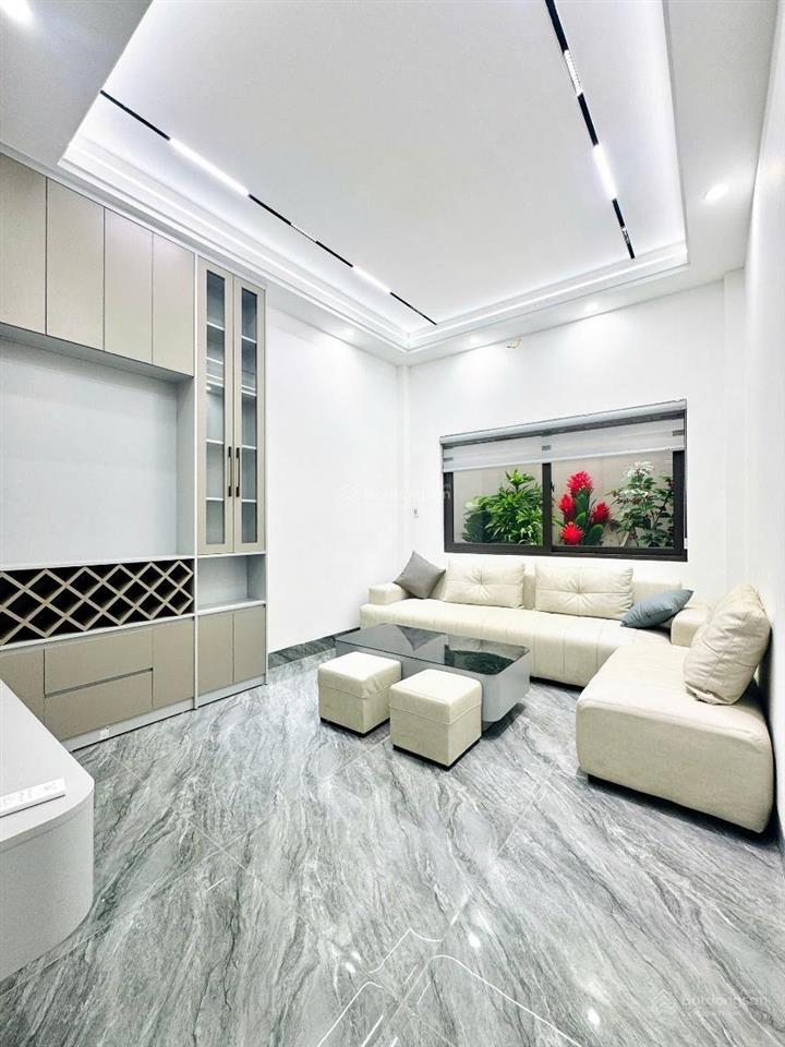 Chính chủ gửi bán nhà phân lô ô tô tránh đứng đỗ, 5 tầng thang máy, 2 thoáng trước sau. chỉ 15.5 tỷ