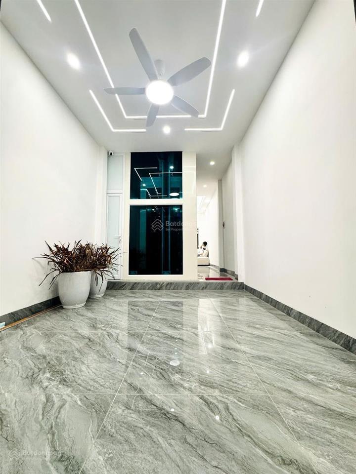 Chính chủ gửi bán nhà phân lô ô tô tránh đứng đỗ, 5 tầng thang máy, 2 thoáng trước sau. chỉ 15.5 tỷ