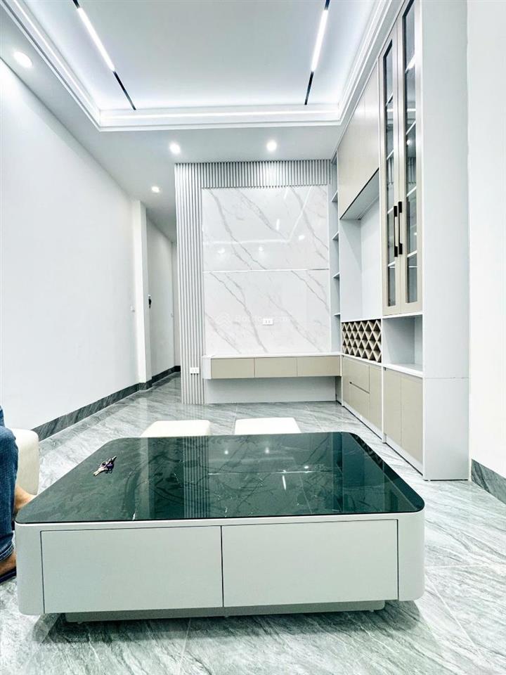 Chính chủ gửi bán nhà phân lô ô tô tránh đứng đỗ, 5 tầng thang máy, 2 thoáng trước sau. chỉ 15.5 tỷ