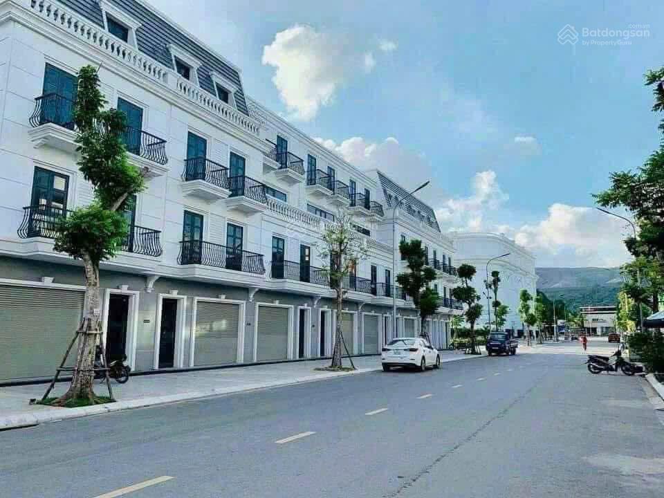 Chính chủ bán căn góc shophouse cẩm phả vị trí vip, 127m2