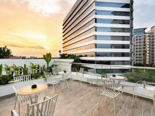 Bán tòa nhà khách sạn đường bạch đằng, p.2, tân bình. dt 9x16m hầm + 5 tầng (31 phòng) giá 55 tỷ