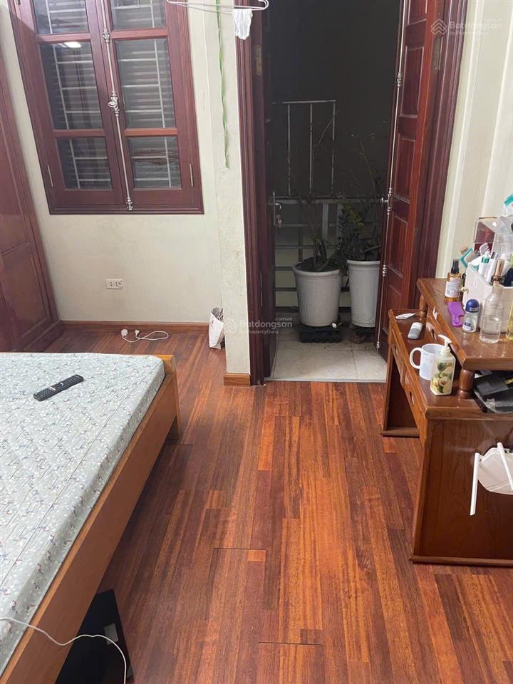 Nhà hoàng liệt 5 tầng gần nước ngầm, 4pn, thoáng trước sau, cách ô tô tránh 5m, 7.5 tỷ, ở luôn