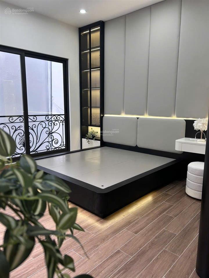 Lõi phố cũ phường hai bà trưng  có thang máy  11.6 tỷ. chủ ngộp cần tiền cắt lỗ 300 triệu!