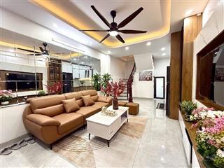 Bán nhà riêng định công thượng hoàng mai  ô tô đỗ cửa ,31m2  5 tầng mới giá nhỉnh 9 tỷ.