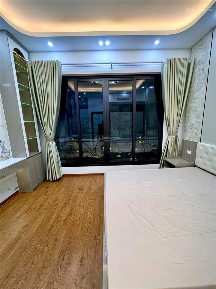 Bán nhà ở tô vĩnh diện ngõ ô tô phân lô  thang máy sịn sò  50m2  5 tầng  6 phòng.